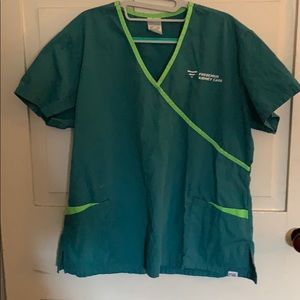 Fresenius scrub top mock tunic style green  lg